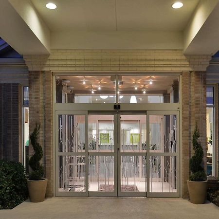 Hilton Garden Inn Addison Eksteriør billede