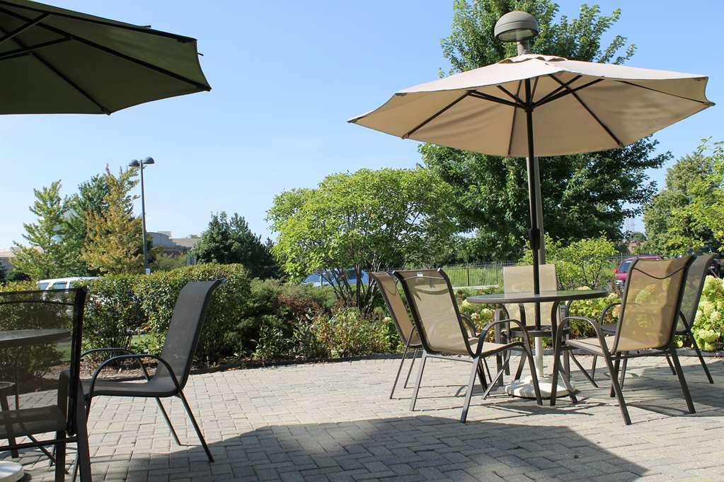 Hilton Garden Inn Addison Eksteriør billede