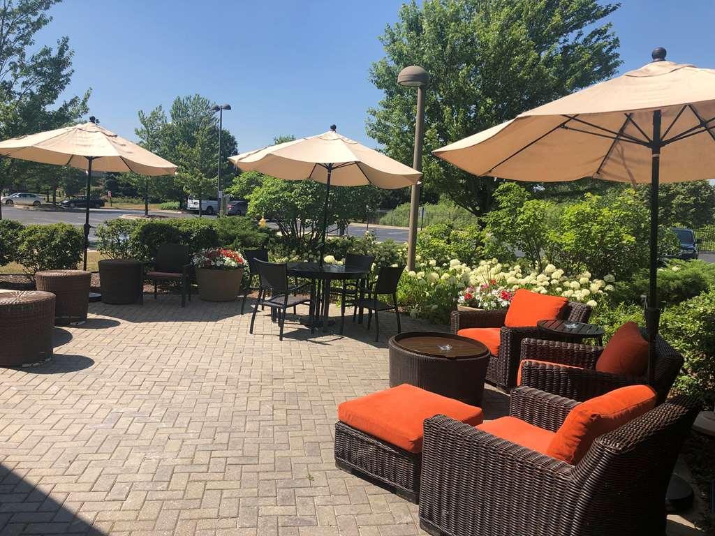 Hilton Garden Inn Addison Eksteriør billede