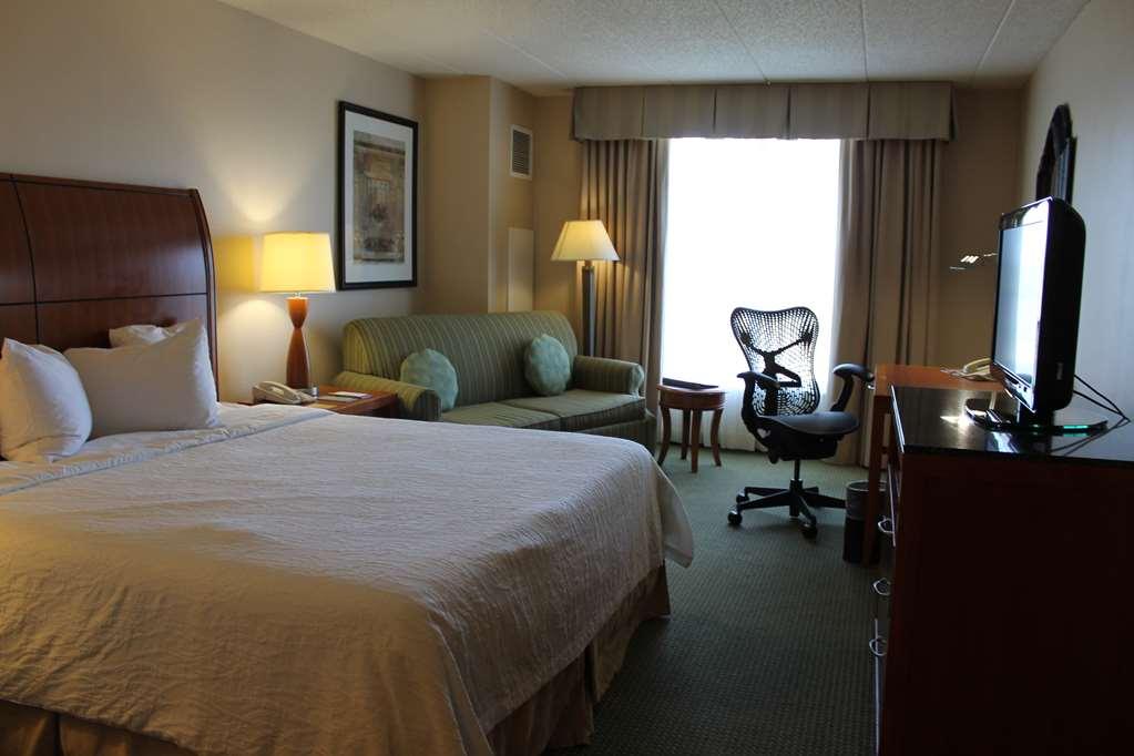 Hilton Garden Inn Addison Værelse billede