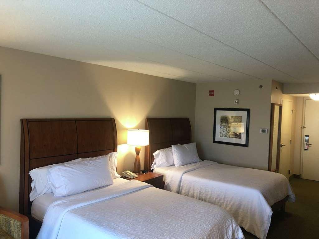 Hilton Garden Inn Addison Værelse billede