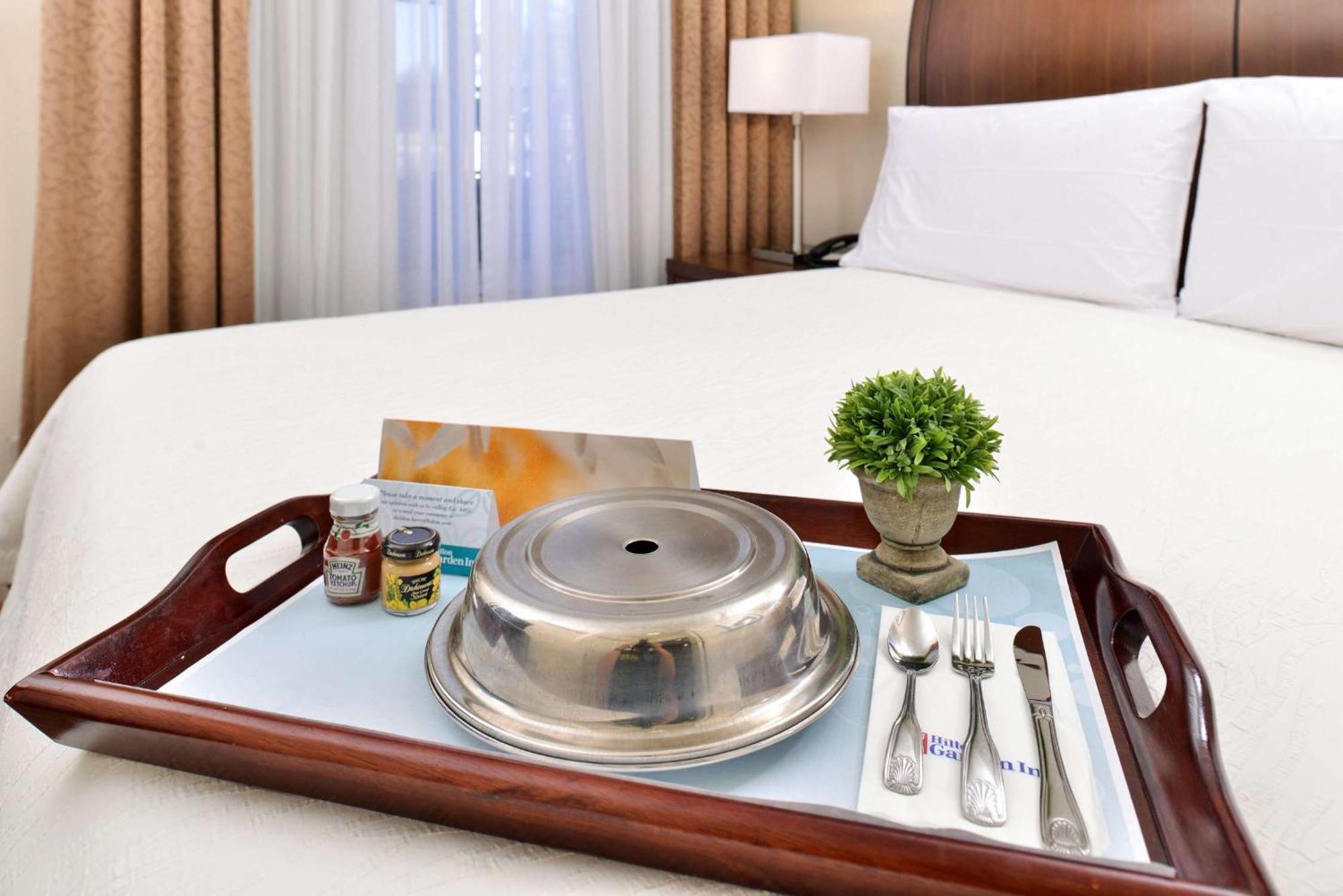Hilton Garden Inn Addison Eksteriør billede