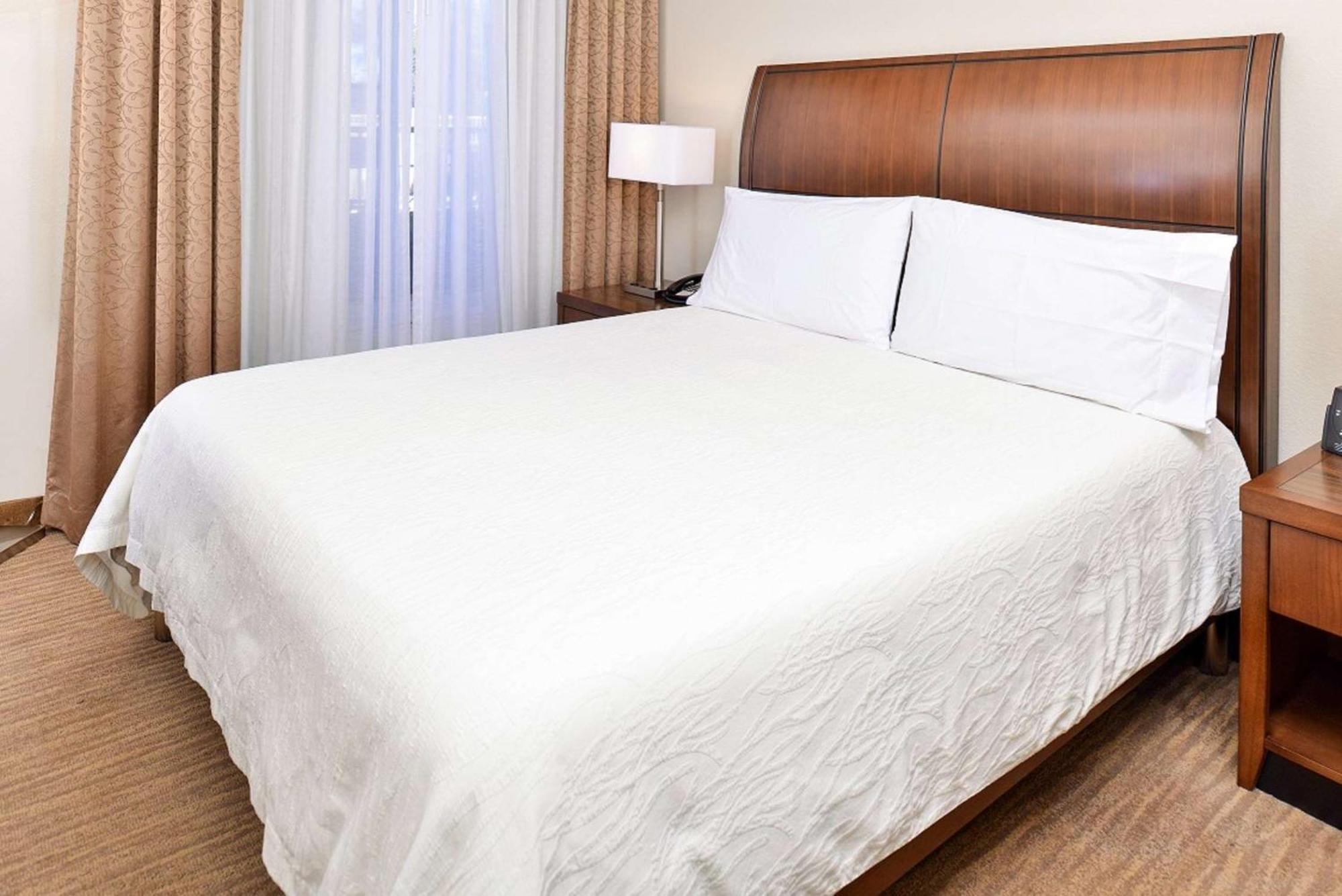 Hilton Garden Inn Addison Eksteriør billede