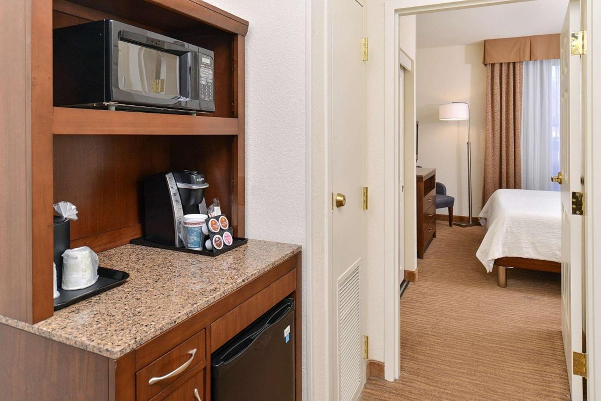 Hilton Garden Inn Addison Eksteriør billede