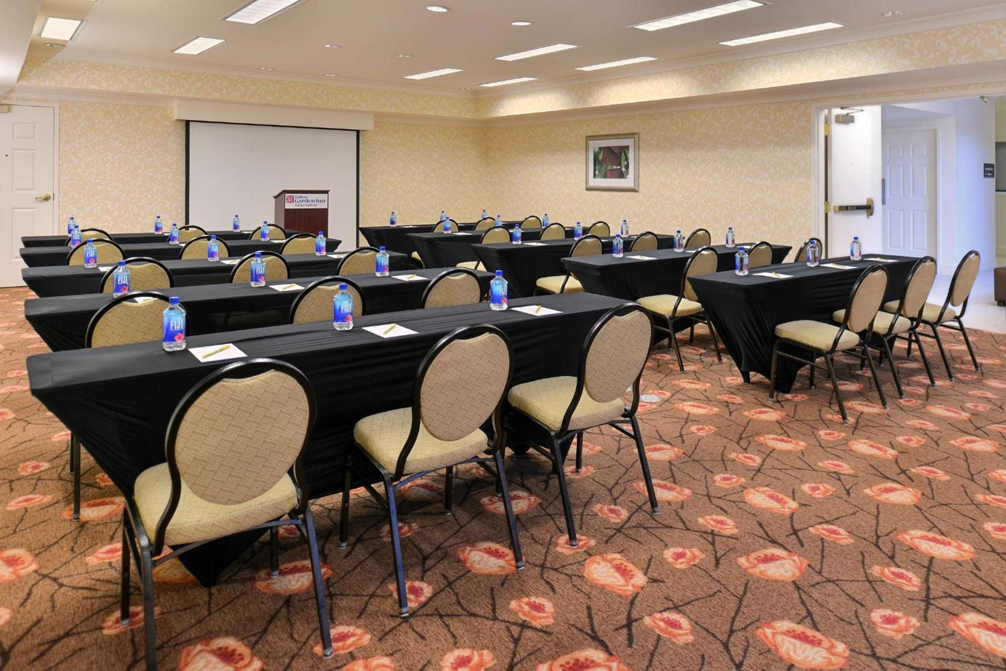 Hilton Garden Inn Addison Eksteriør billede