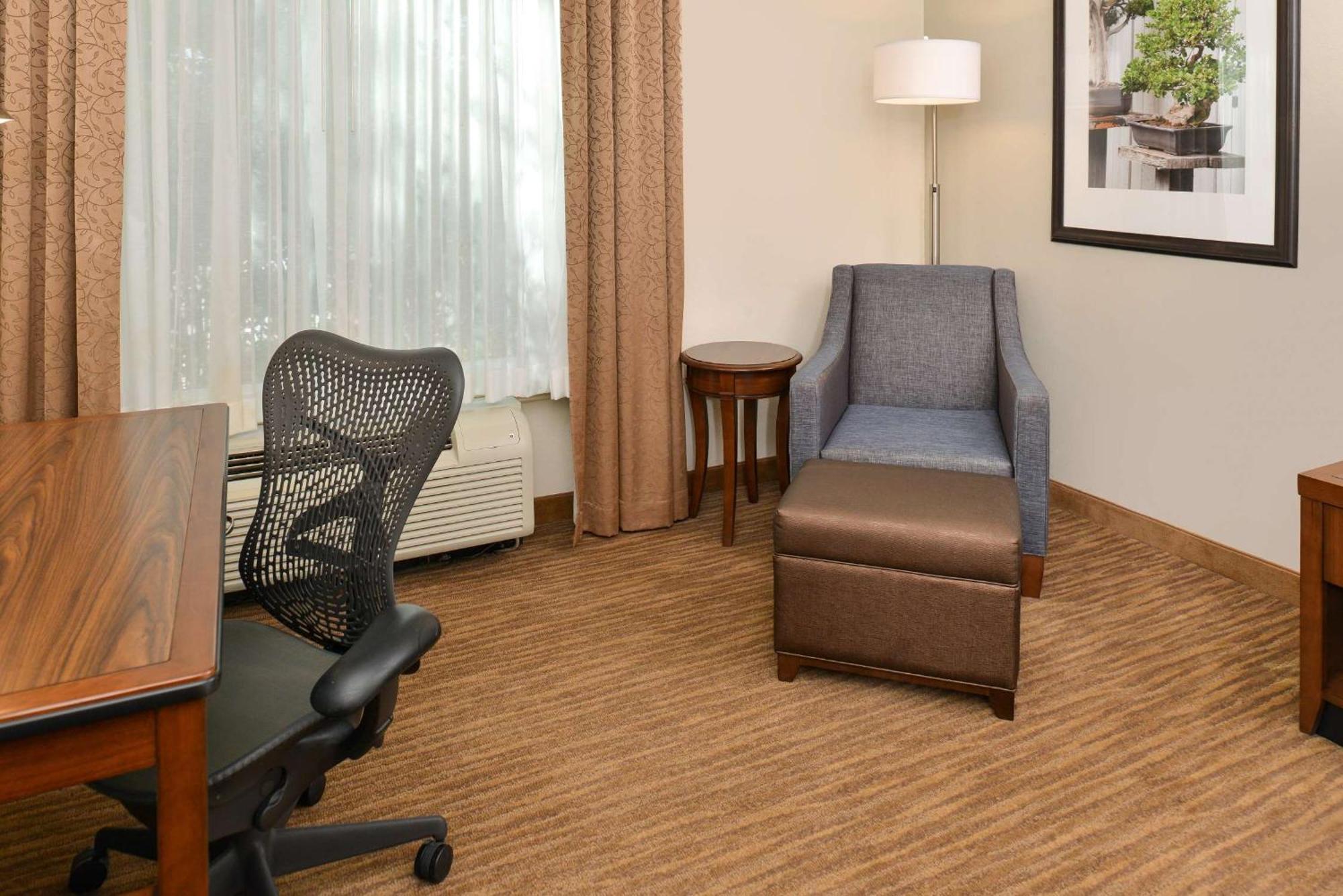 Hilton Garden Inn Addison Eksteriør billede