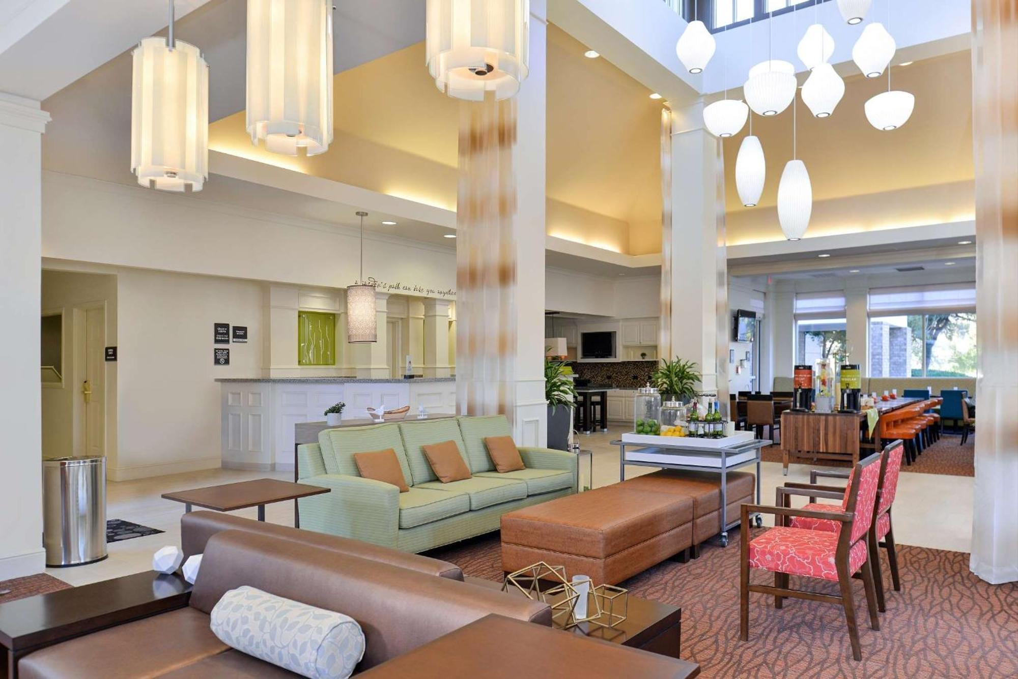 Hilton Garden Inn Addison Eksteriør billede