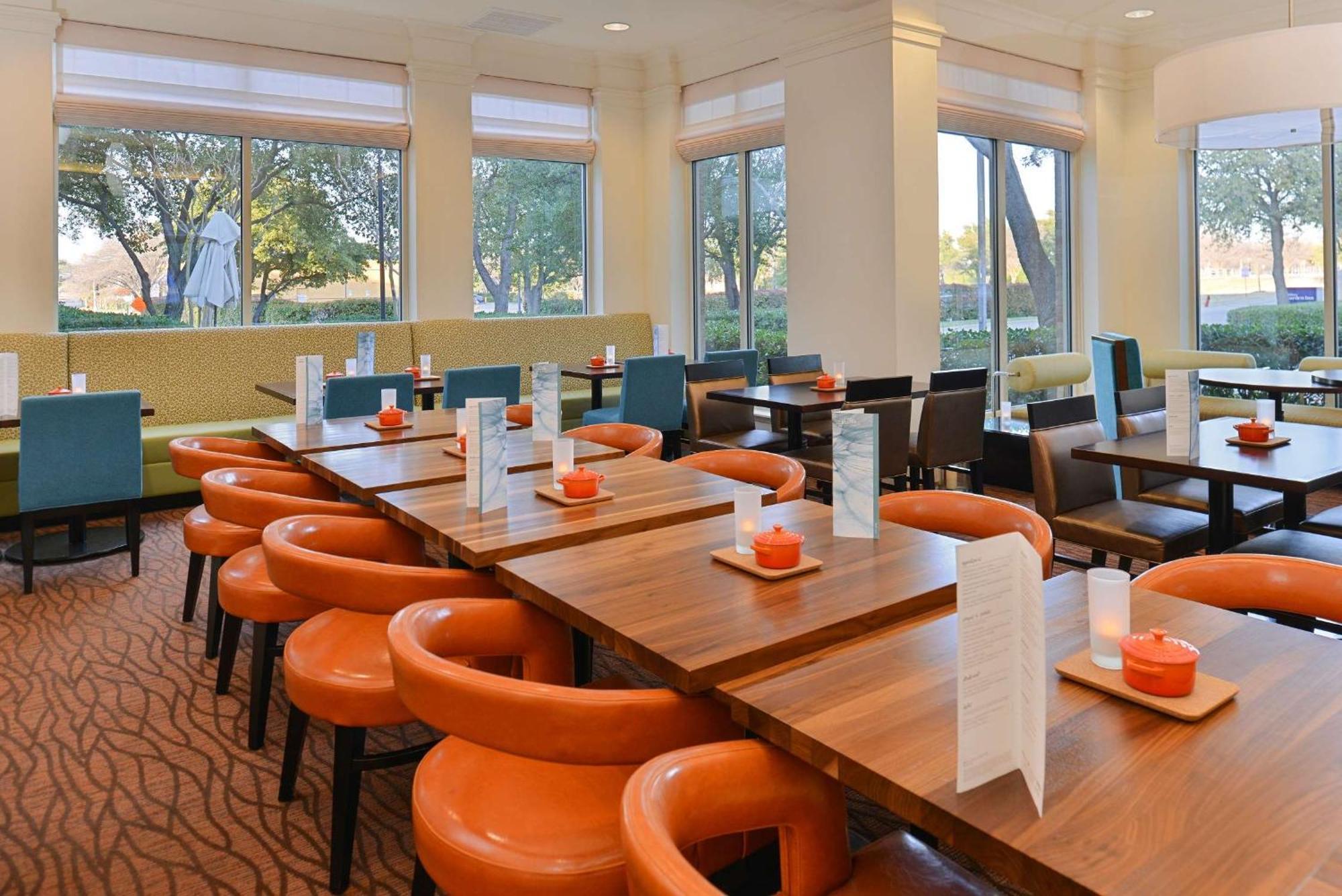 Hilton Garden Inn Addison Eksteriør billede