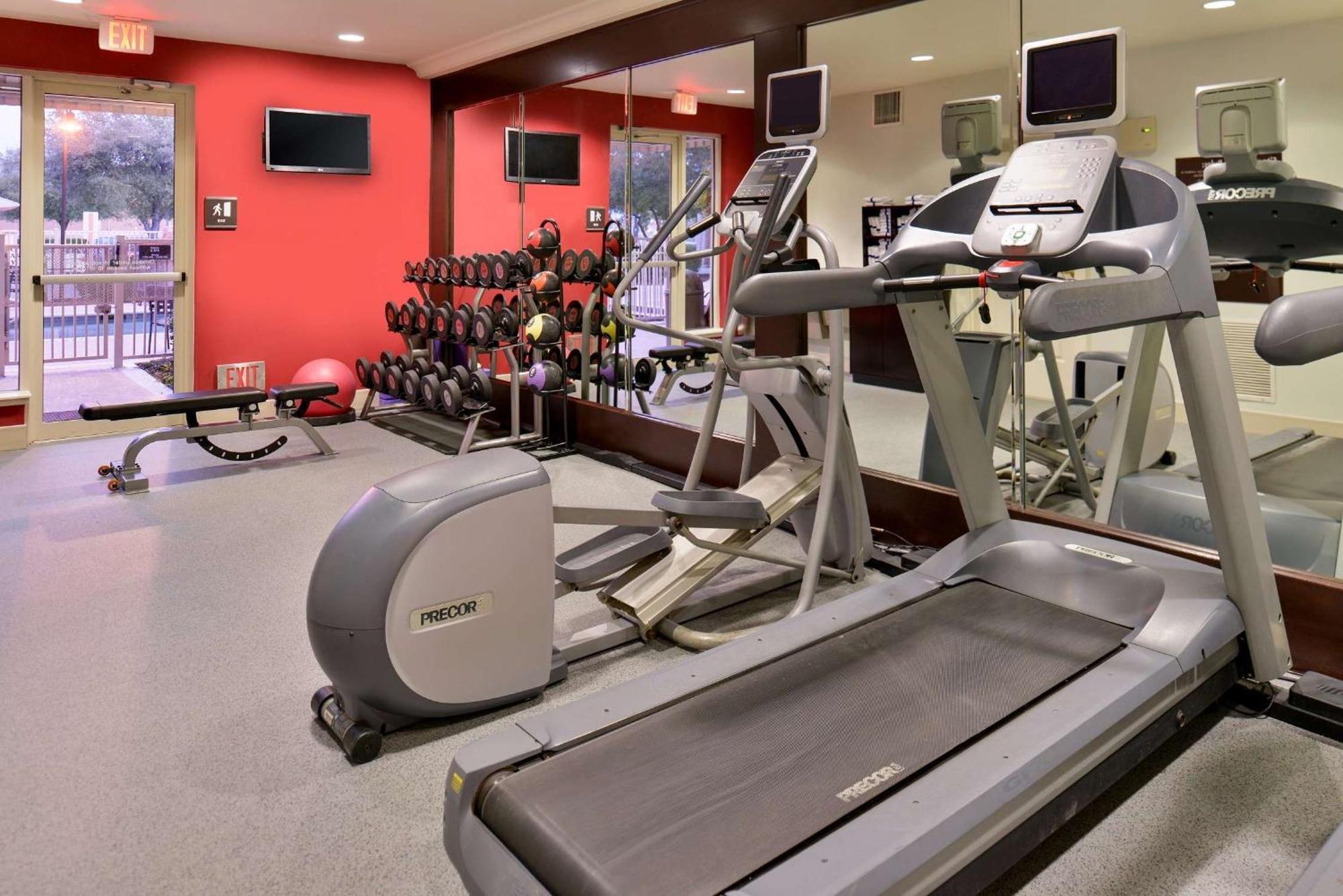 Hilton Garden Inn Addison Eksteriør billede